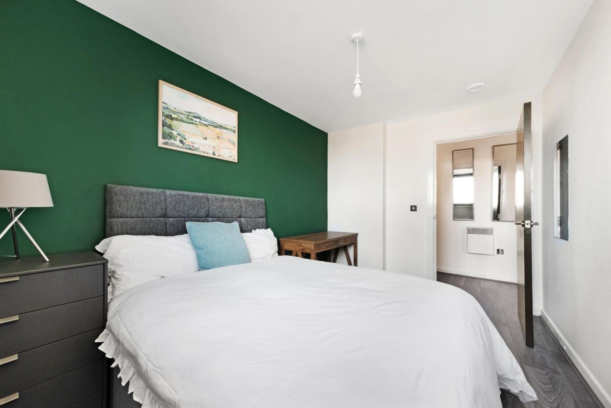 Penthouse W/ Hot Tub Near Stratford, Westfield Apartment London Exterior photo